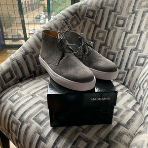 Magnanni suede chukka boot
